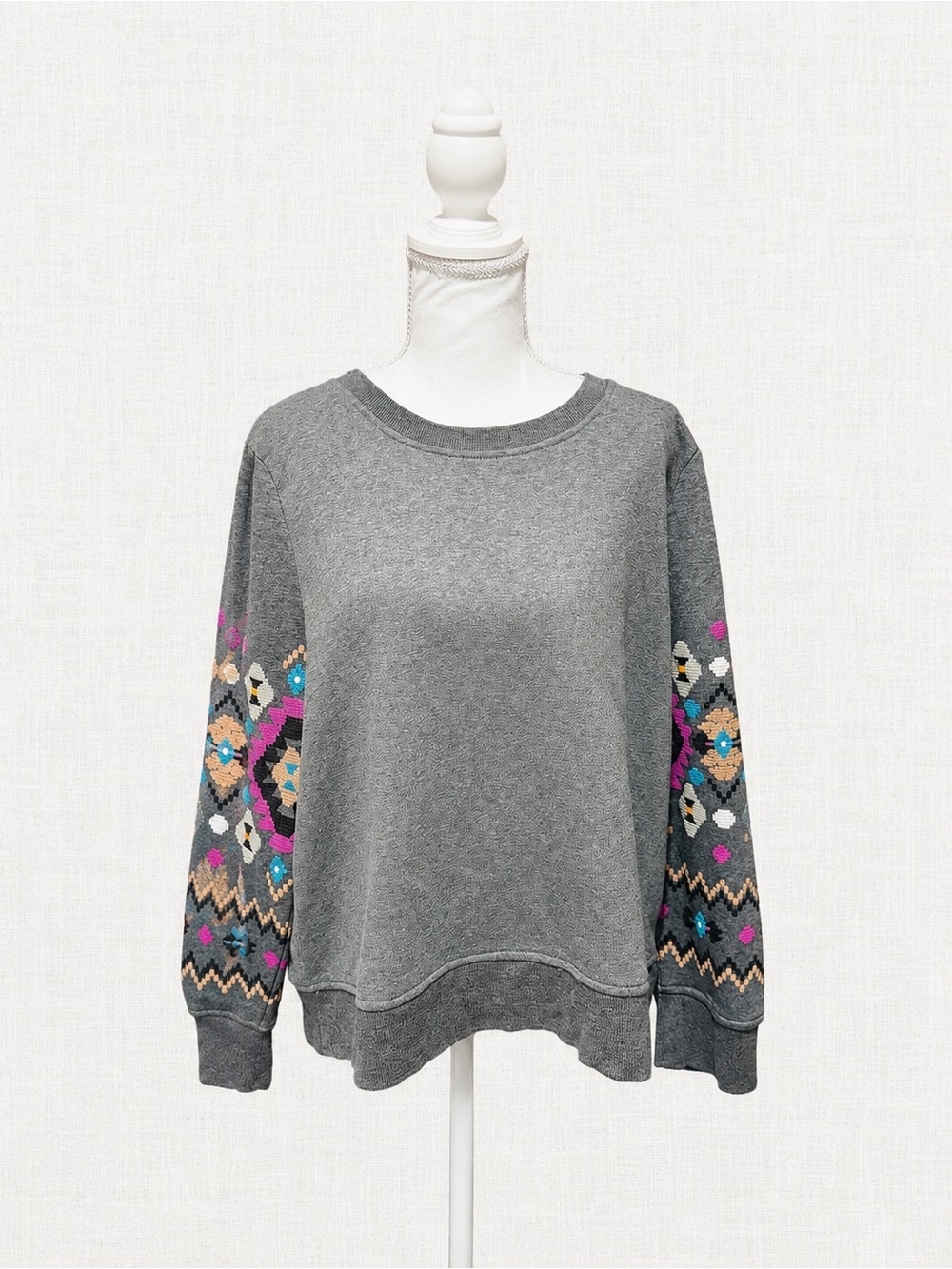 Northern Reflections Heather Gray Crewneck Sweatshirt